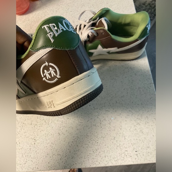 A Bathing Ape - Picture 2 of 9